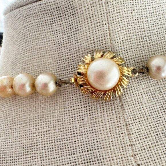 Vintage 30” Faux Pearl Necklace With Decorative Box Clasp Mid Century Jewelry - Picture 5 of 9
